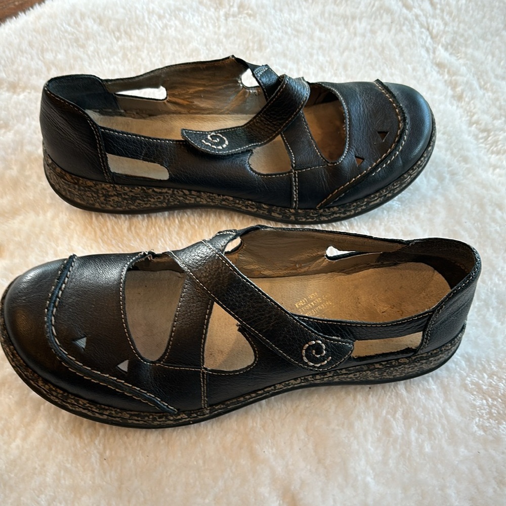 Reiker sandals